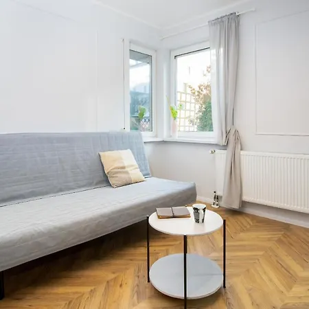 23 Marca By Renters *