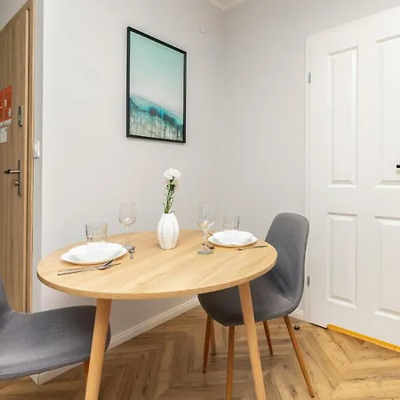 23 Marca By Renters Apartament *