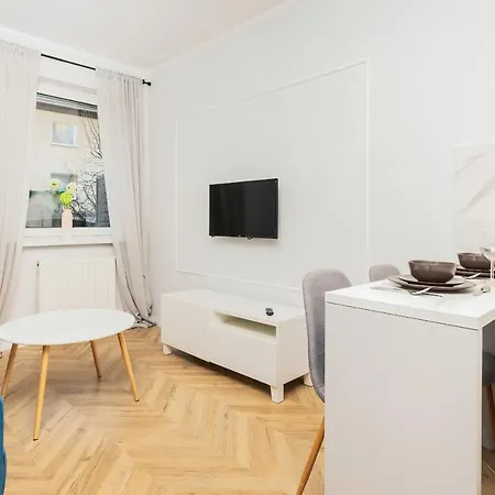 23 Marca By Renters Apartament *